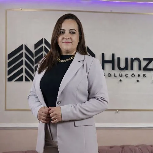 Rosangela Thomé — Social Media da Hunzecher Soluções Imobiliárias, CRECI 328403-F